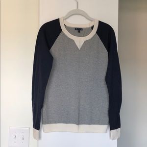 Gap sweater